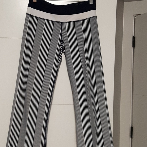 Lululemon pants white and blue - Picture 2 of 6